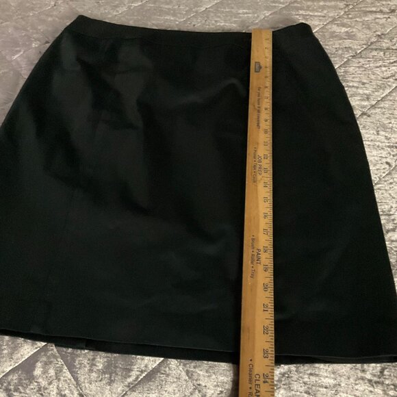 Lafayette 148 New York Petite Black Skirt Size 14 P knee length contemporary - Picture 6 of 10